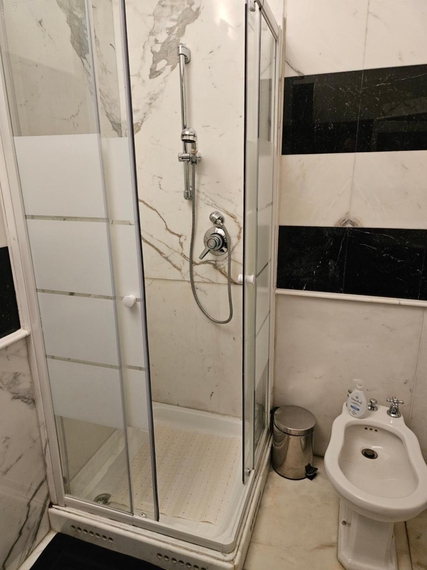 מלון ג'נובה Casa Regis - Free Parking מראה חיצוני תמונה